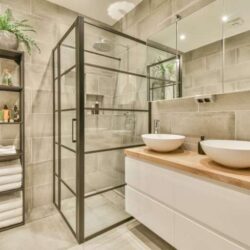 bathroom-with-marble-walls-2022-01-25-23-52-58-utc-768x512