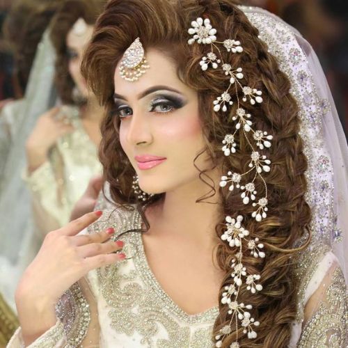 Bridal Hair Stylist in Seattle Bridal Hair Stylist in Seattle