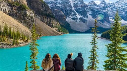 Hassle-Free Access to Moraine Lake Hassle-Free Access to Moraine Lake