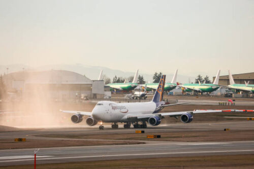 the-final-747-airplane-produced-by-boeing-a-747-8-freighter-for-atlas-air-taxis-before-take (1) the-final-747-airplane-produced-by-boeing-a-747-8-freighter-for-atlas-air-taxis-before-take (1)