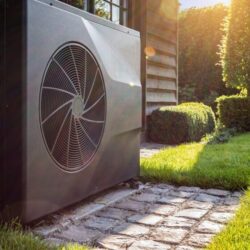 Can-Heat-Pumps-Be-Used-for-Pool-Heaters-768x558