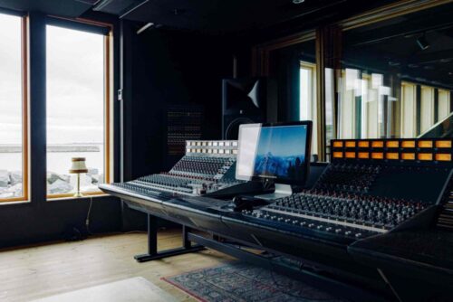 Music 200 KB Music 200 KB