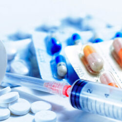 pills-syringe-needle-3346289