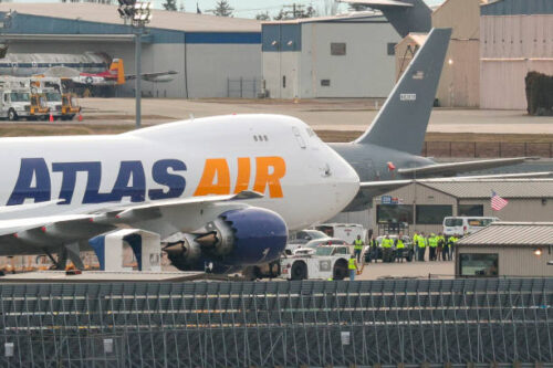 workers-gather-to-watch-as-the-final-747-airplane-produced-by-boeing-a-747-8-freighter-for (1) workers-gather-to-watch-as-the-final-747-airplane-produced-by-boeing-a-747-8-freighter-for (1)