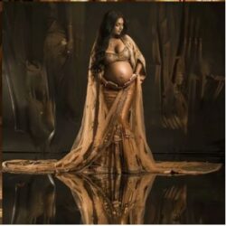 Pregnancy Photoshoot in Saree