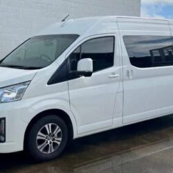 Melbourne-Airport-Maxi-Cab.jpeg-768x469