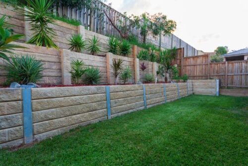 retaining-wall-installation-in-ottawa retaining-wall-installation-in-ottawa