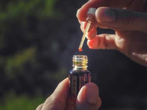 oud-oil-arabian-oud-attar-perfume-or-agarwood-oil oud-oil-arabian-oud-attar-perfume-or-agarwood-oil