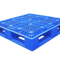 blue-plastic-pallet-700-600x399