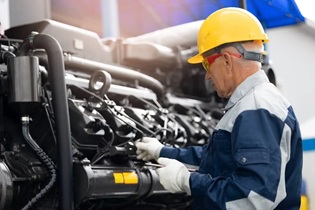 diesel-mechanic-school-1 diesel-mechanic-school-1