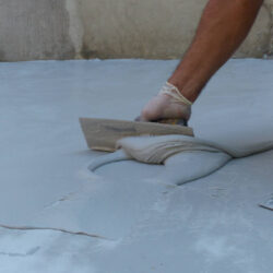 application-microcement-floor-trowel