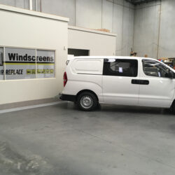 Van-SideWindow-Installation