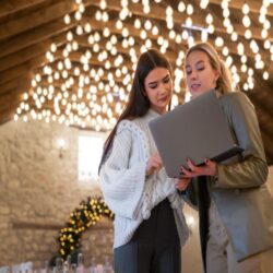female-wedding-planner-working-with-client (1) (1)