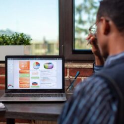 employee-looking-business-analytics (1)